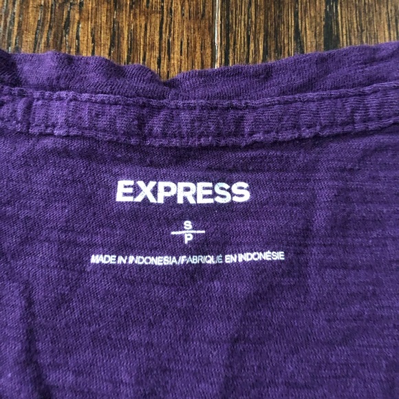 Express Women’s S Purple V-Neck Short-Sleeve Tee w/Hot Pink Floral Design - Picture 2 of 11